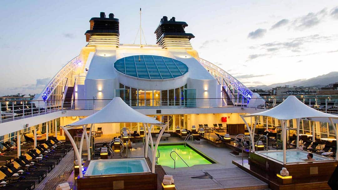 Should You Use Travel Agent to Book Cruise 