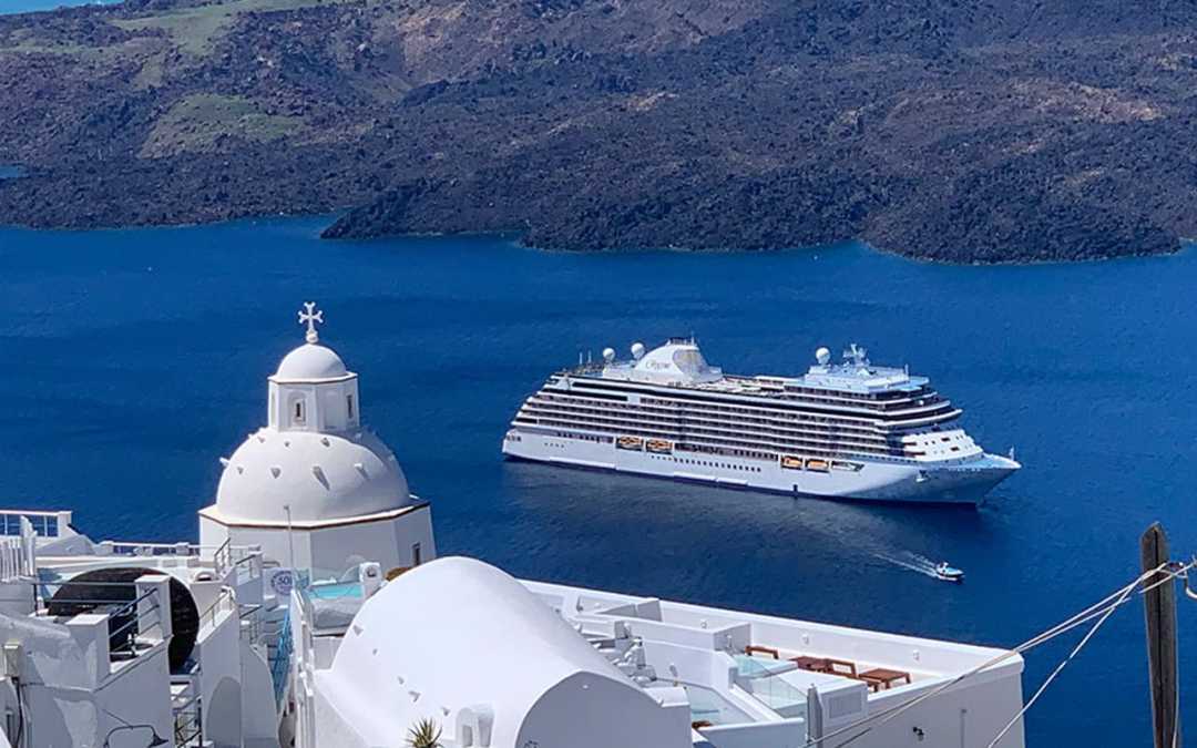 Home 10 10 Essential Cruise Cabin Gadgets You Didn’t Know You Needed